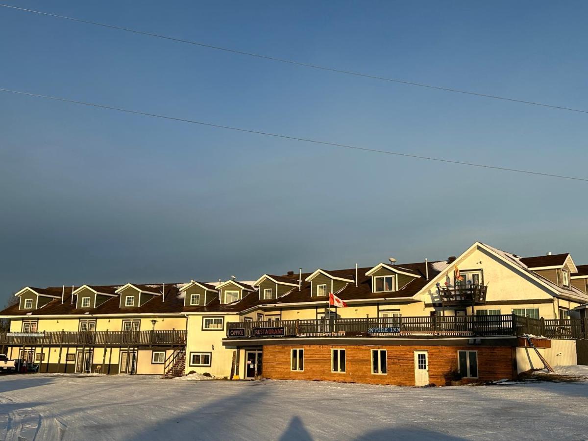 North Adventure Inn Cochrane Exterior photo