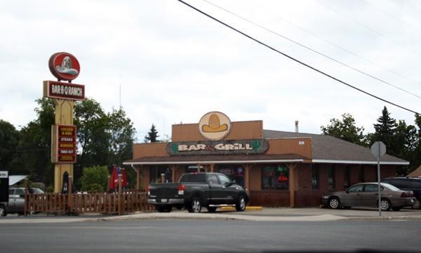 North Adventure Inn Cochrane Exterior photo